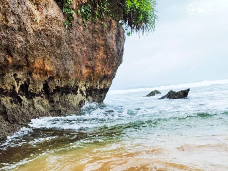 Pantai Indrayanti Yogyakarta: Pantai Indah dengan Fasilitas Lengkap!