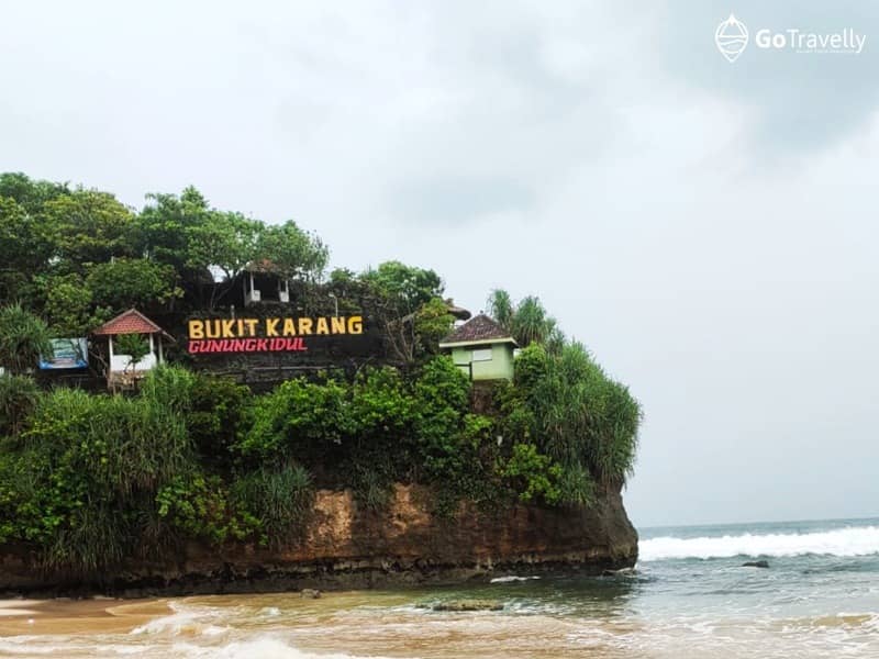 Pantai Indrayanti Yogyakarta: Pantai Indah dengan Fasilitas Lengkap!